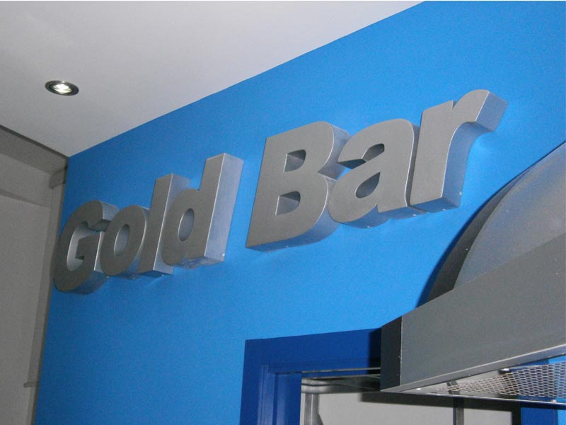 ALLESTIMENTO NEGOZI E STAND / GOLD BAR